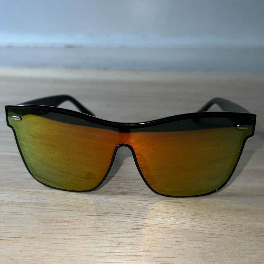 Sleek Black and Gold Sunglasses